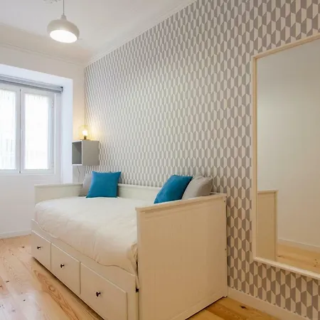 Charming Terrace - Liberdade Apartment
