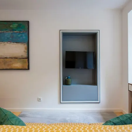 Charming Terrace - Liberdade Apartment